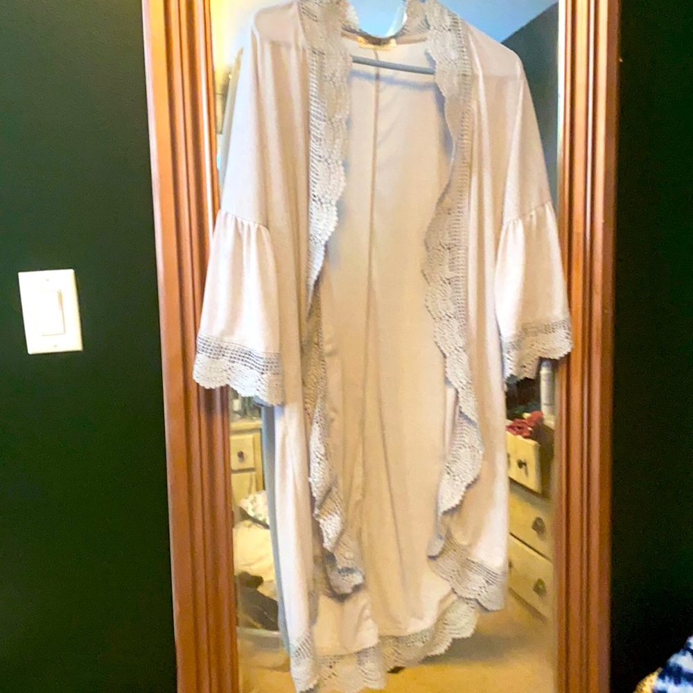 Grey lace trimmed cardigan